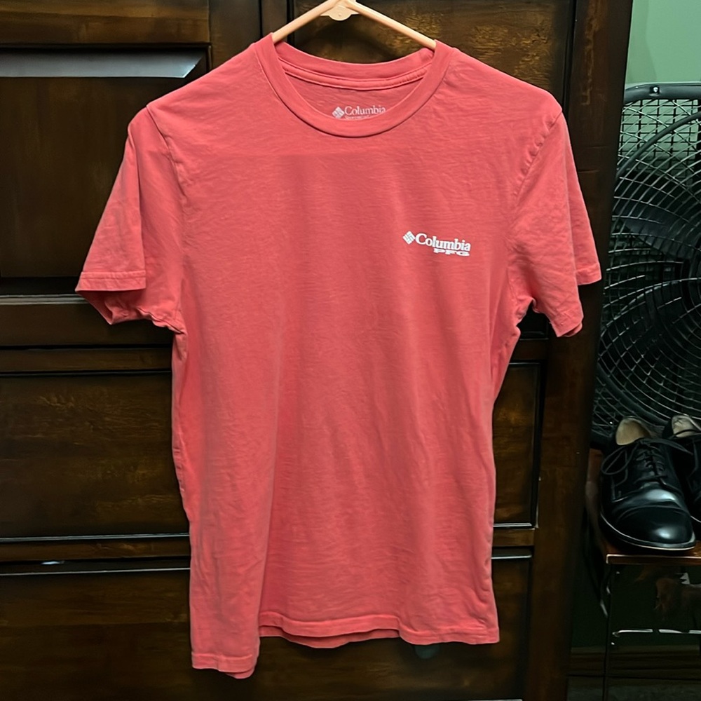 Columbia PFG graphic tee. Size M